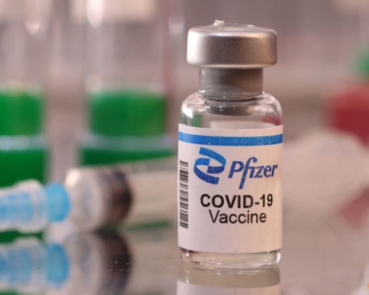 Pfizer defends COVID-19 vaccine after Trump criticism