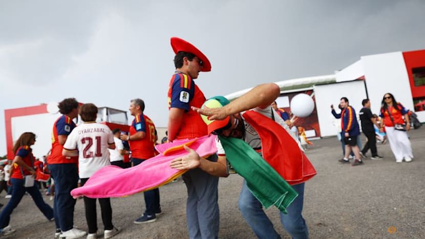 Spain fans keep Manolo's drumbeat alive in Mexico