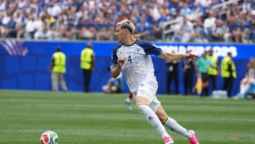 Leeds sign defender Tarik Muharemovic from Sassuolo