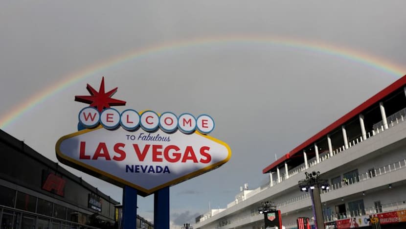 F1 drivers wary of wet start to Vegas weekend