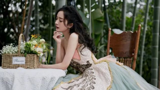 李易峰人设崩坏　扯到杨幂的“神预言”？