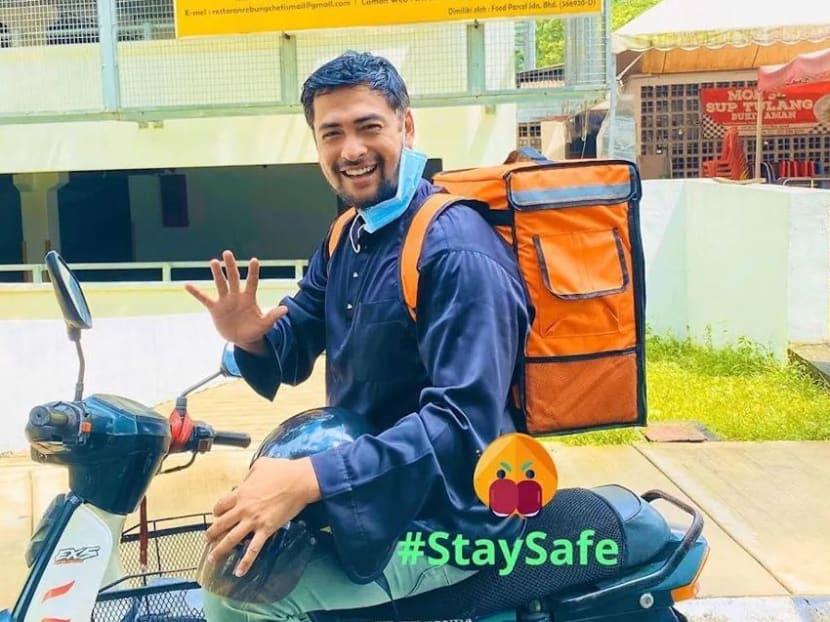 In an Instagram video, the orthopaedic surgeon jokingly asked his followers to tip him well if he shows up at their door with food in hand.