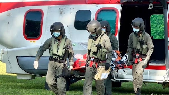 空军直升机出动救援 协助一名船员紧急送院