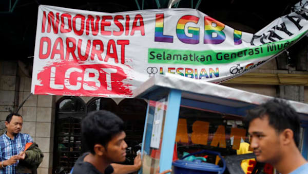 jelasBERITA: Bagaimana label ancaman keselamatan negara cetuskan semula perbahasan LGBTQ di Indonesia