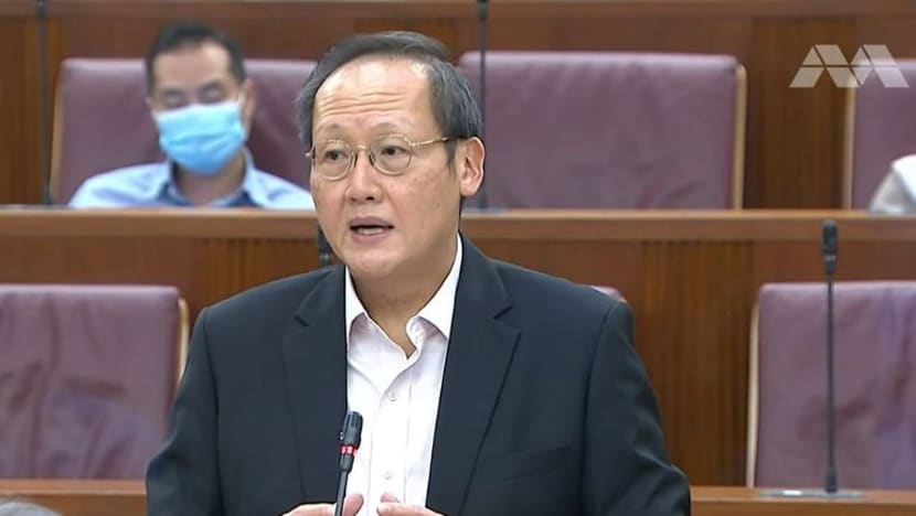 உள்நாட்டுப் பல்கலைக்கழகங்களில் படித்த சிங்கப்பூரர்களுக்கு எளிதில் வேலை கிடைத்ததா?