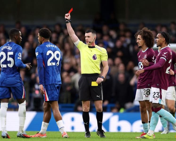 Ten-man Chelsea implode again in home draw with Burnley