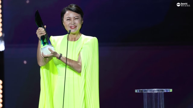 【红星大奖2023】打败大热洪慧芳　向云四度夺得“常青演绎奖”！