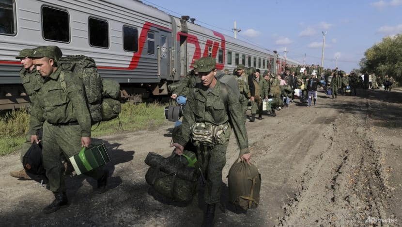 New Russian campaign tries to entice men to fight in Ukraine New Russian campaign tries to entice men to fight in Ukraine