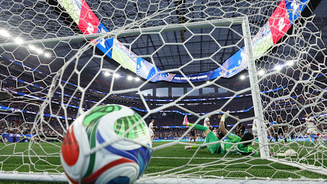 உலகக் கிண்ணத்தில் அதிக ரசிகர்கள், அதிக கோல்கள் - சாதனை மழை