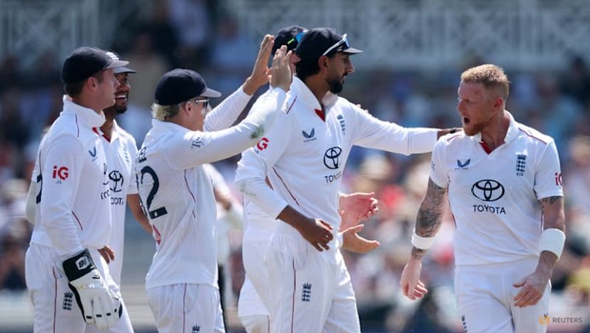 New Zealand reach 418-7 at lunch as England fight back