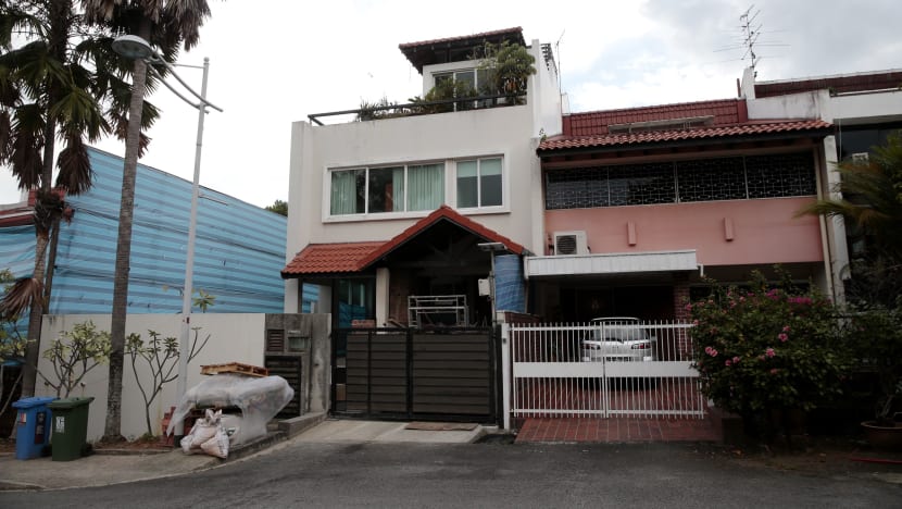 Crowdfunding helps woman set up solar energy system at home