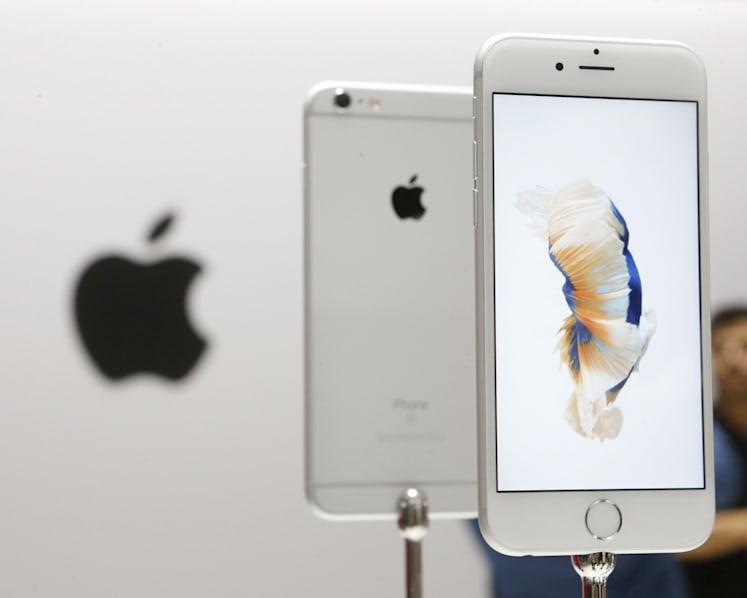 Singtel, Starhub to offer iPhone 6s, iPhone 6s Plus from this Friday