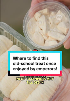 Have you tried dragon beard candy? This old-school treat, once enjoyed by emperors, is notoriously hard to make! It’s uncommon in Singapore now, but you can still find this auntie and uncle selling it at pasar malams! #8dayseattrending #oldschool #sgfood #tiktoksg