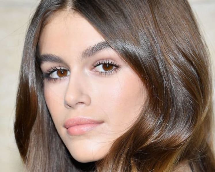 Forget eyebrow embroidery! There’s an eyebrow extension product that fills your sparse brows with hairs
