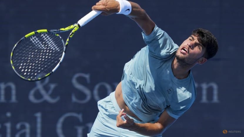 Alcaraz eases past Medjedovic in Cincinnati before rain forces suspension