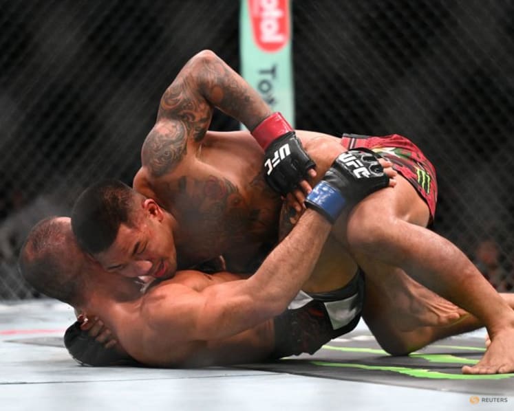 Van dominates Pantoja to retain flyweight belt in UFC 331