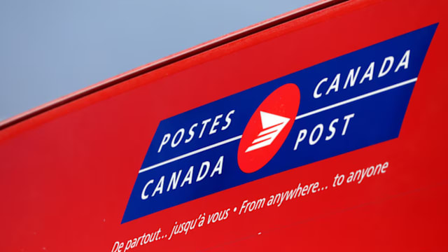 抗议政府吁公司大规模重组业务 加拿大邮政员工罢工