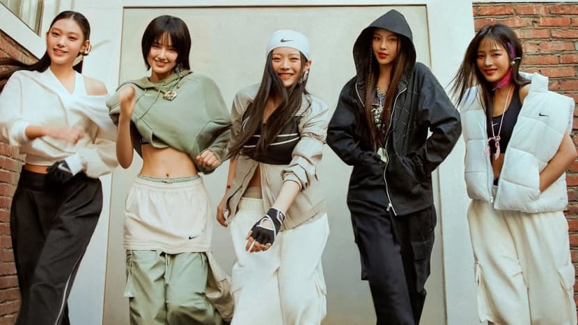 Denda kontrak hingga ganti nama, 5 poin penting di balik hengkangnya NewJeans dari ADOR