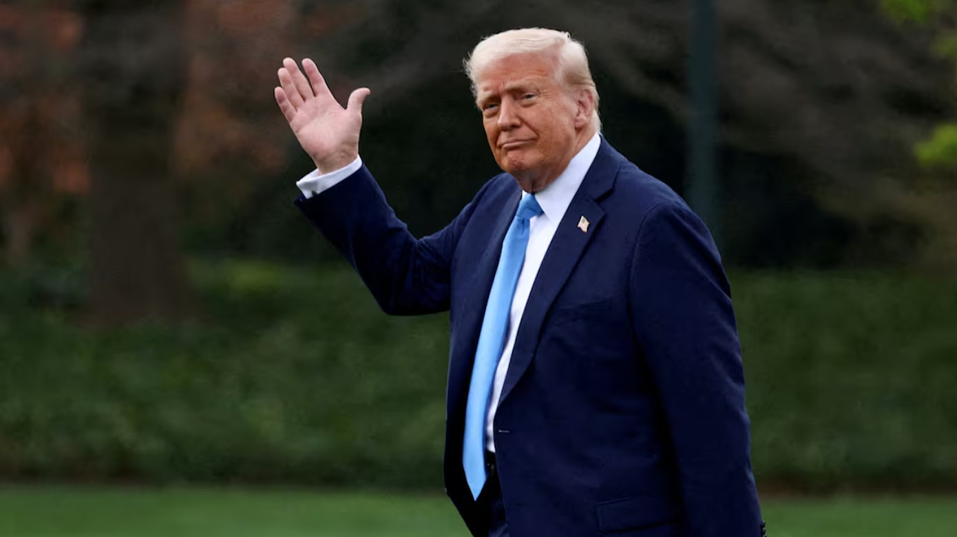 更多FBI文件曝光：女子指控特朗普性侵 特朗普否认