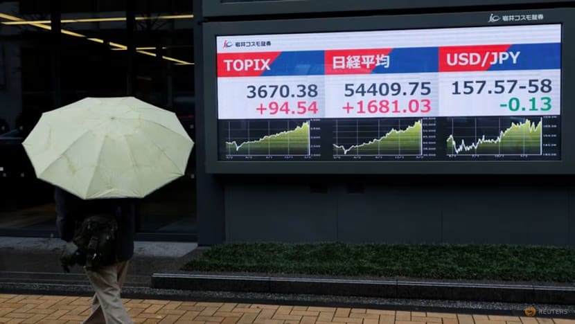  Harga minyak melonjak susulan kebimbangan tentang bekalan meskipun IEA keluarkan jumlah rekod rizab minyak
