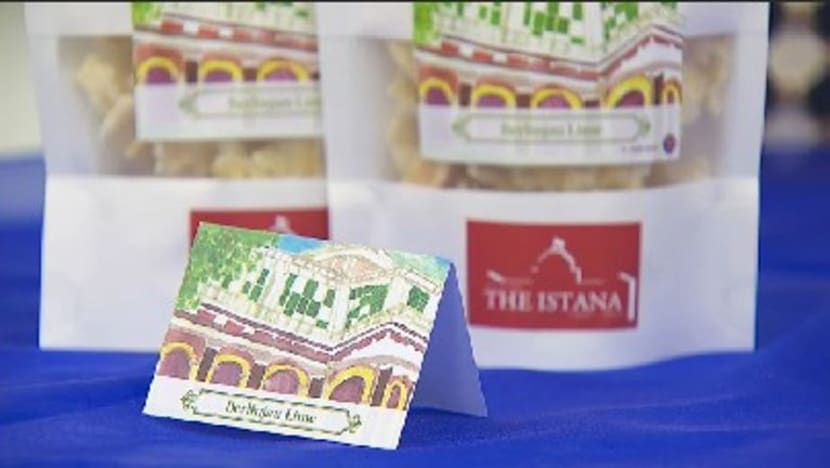 Istana lancar 5 kuih khas guna bahan, rempas ratus dari pekarangan Istana sendiri