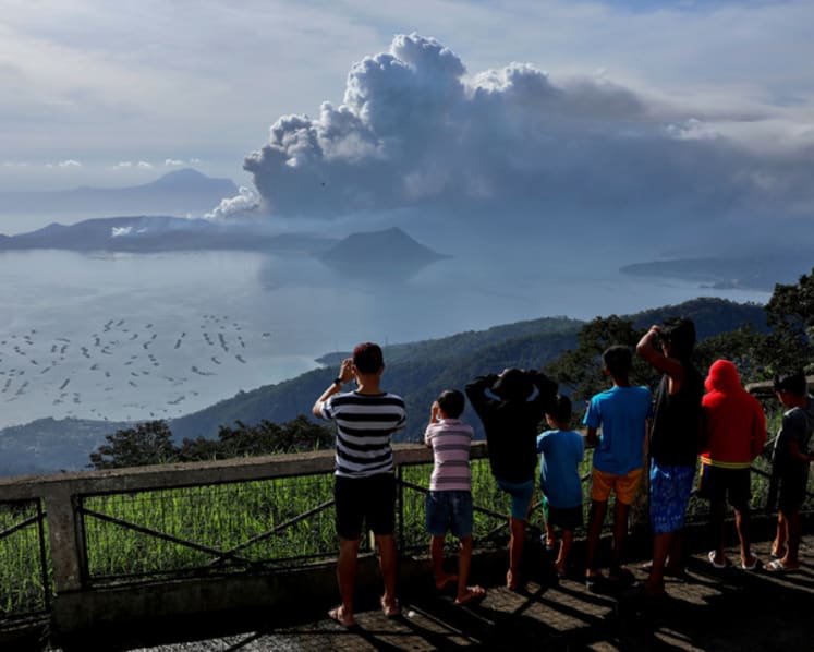 At least 33 flights in and out of Changi Airport delayed or cancelled due to Philippine volcano eruption