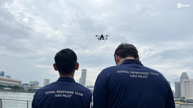 警方出动无人机计算人流 管控滨海湾跨年人潮