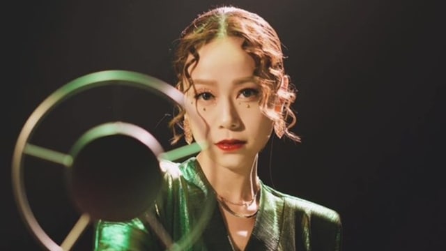 黄心颖复出新歌反应热烈　受访自曝不过情人节！