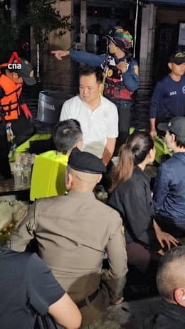 Thai PM Anutin jeered during visit to flooded Bangkok flats
