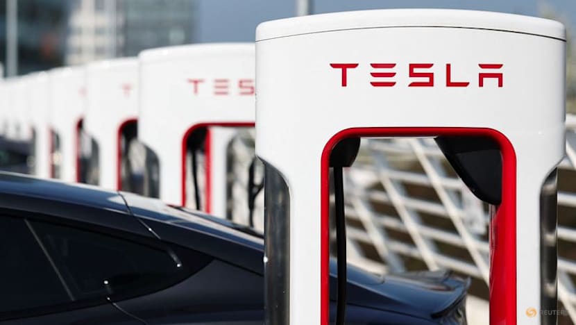 Tesla to buy $2 billion of ESS batteries from Samsung SDI over 3 years, newspaper says