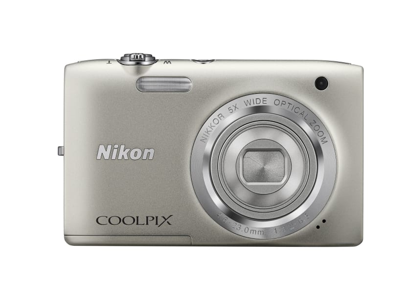 Nikon announces new DSLR with retractable kit lens