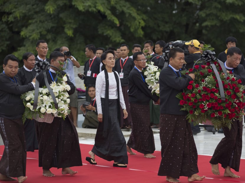 Gallery: Hundreds in Yangon pay respect to assassinated leader Aung San in 68th death anniversary