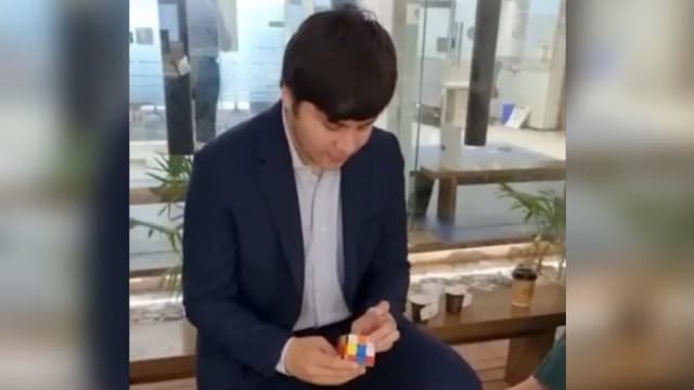 带魔术方块上泰坦号 富商儿子原要破世界纪录