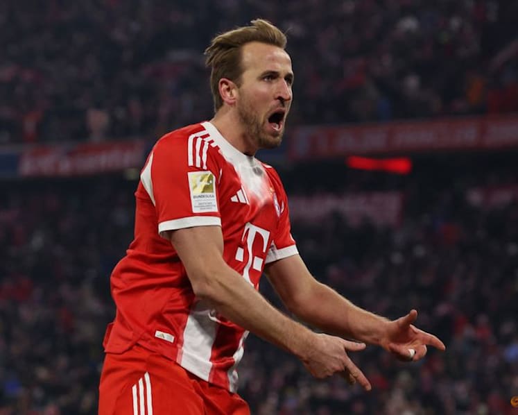 Olise shines as Bayern thrash Freiburg after sloppy start