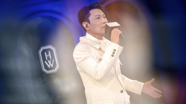 遇异常雷暴大雨　张信哲迪拜演唱会紧急喊卡