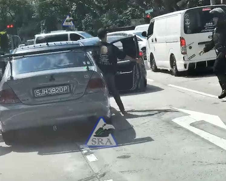 Man arrested after fleeing from Traffic Police officer, samurai sword and drugs found in car
