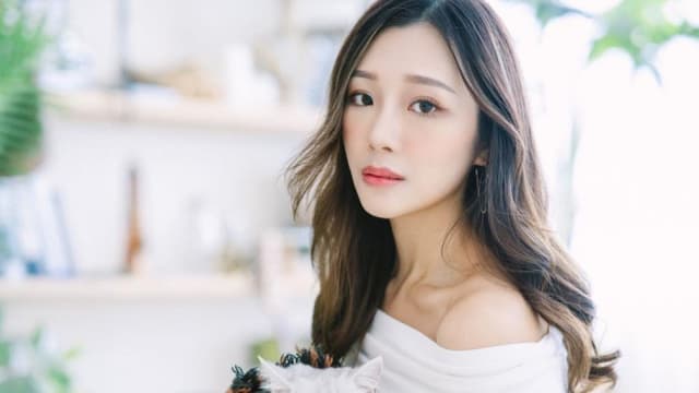 曾因“不雅脏话视频”引争议　梁允瑜港姐比赛二度走光