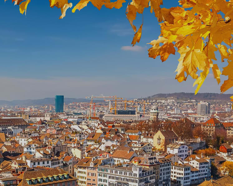 Uncover the country’s captivating seasonal gems and its kaleidoscope of autumn hues. 