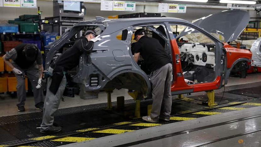 Nissan to offer early retirement to some Japan admin staff, Nikkei says