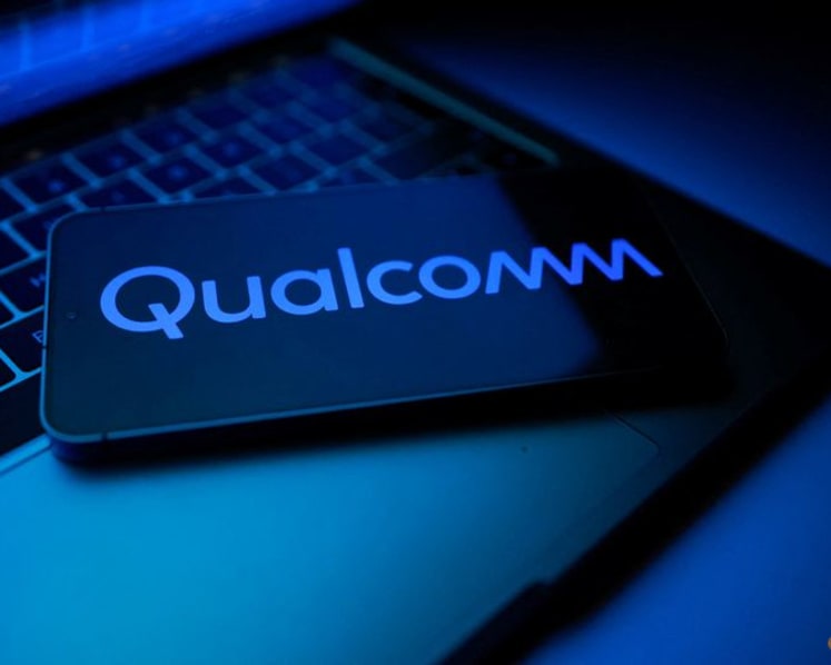 Qualcomm forecasts weak quarterly profit, expects Apple revenue drop to accelerate