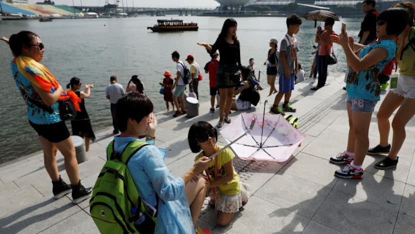 Tourist arrivals, spending rebound to hit record high in 2016