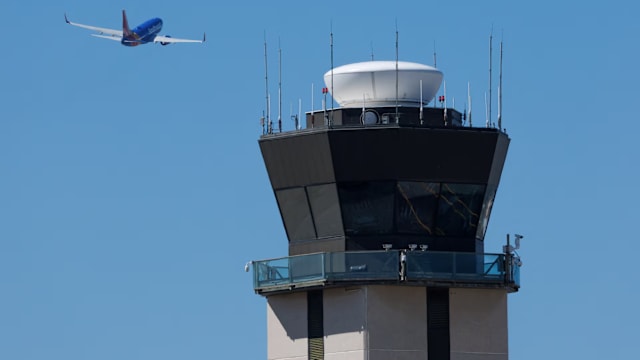 政府停摆第19天 美多地机场因空管人员短缺致航班延误