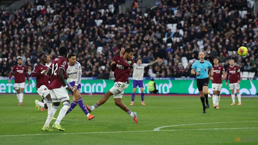 Title-chasing Man City beat Palace 3-0, Villa edge West Ham in five-goal thriller