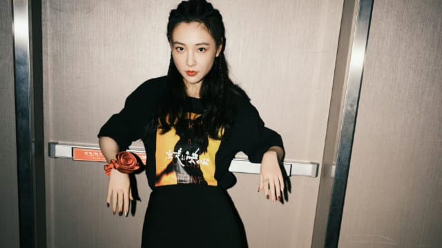 网酸离婚后眼里没光　吴倩霸气反击！