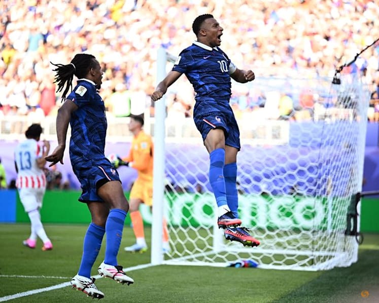 France put past behind them as history beckons against Spain