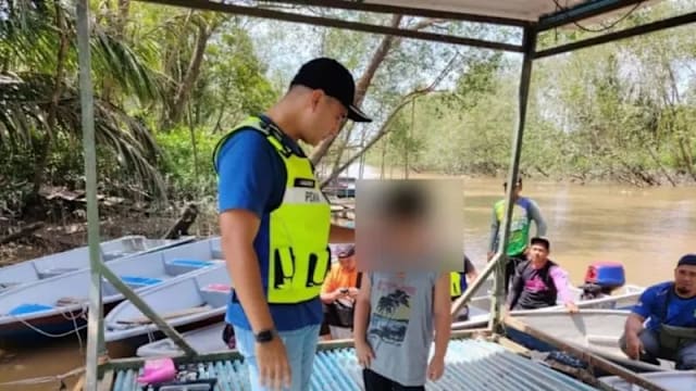 马国男乘船钓鱼撞木坠河失踪 九岁养子紧抓船身逃生