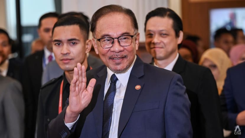 Malaysia PM Anwar wins vote of confidence at first parliament sitting Malaysia PM Anwar wins vote of confidence at first parliament sitting