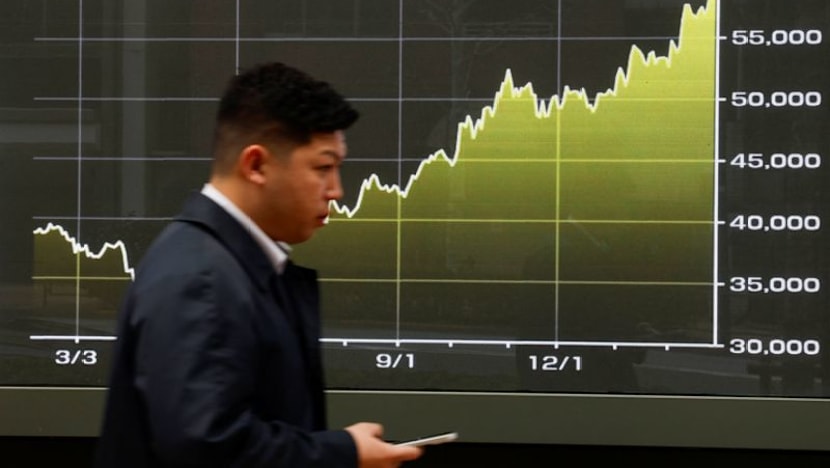 Foreign investors buy Japanese stocks for eighth week on AI rally