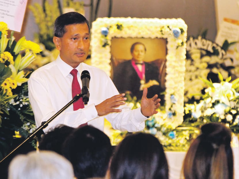 Dr Balakrishnan delivering a eulogy to his former mentor, Dr Arthur Lim, at the 
wake yesterday. 
PHOTO: ERNEST CHUA