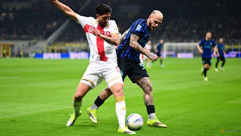 Inter stretch Serie A lead to 13 points with 2-0 win over Genoa